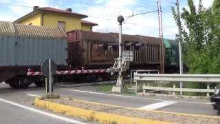 Passaggio a livello con semibarriere di via Bagnara  Lugo RA  Level Crossing  Paso a nivel [upl. by Luoar]