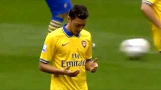 Mesut Ozil Dua before a match on his first debut for Arsenal [upl. by Leckie34]