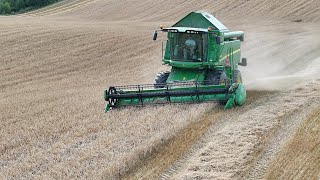 Wheat Harvest  John Deere W550 4X4 HILLMASTER  Veistad Gård [upl. by Derward231]