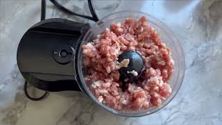 BLACKDECKER 1 5 Cup Electric Food Chopper HC150B One Touch Pulse 150W Motor Review [upl. by Nalak]