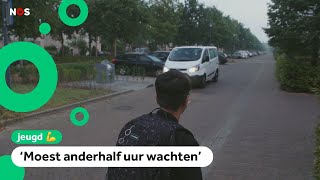 Kinderen te laat op school door taxibusjes [upl. by Tab]