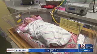 New clinic is working to help the nearly 1 in 8 West Virginia babies born with NAS amid fentanyl cri [upl. by Papke]