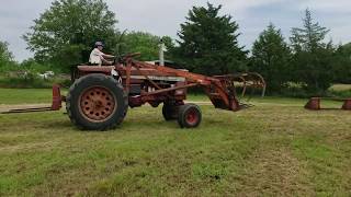 1969 Farmall 856 Tractor With Farmhand F11 Loader [upl. by Asenev667]