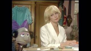 The Muppet Show  319 Elke Sommer  Cold Open 1979 [upl. by Hahseram]