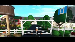 Touring Sunflower Stables in Welcome To Bloxburg [upl. by Masao]