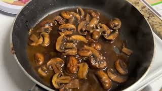 Home Chef Review  Sirloin Steak Red Wine Mushroom Bordelaise [upl. by Rauch349]