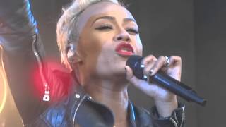 Emeli Sande  Read All About It Part III Live At V Festival Weston Park August 2013 [upl. by Sefton]