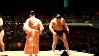 Asashoryu Yokozuna Sumo in Honolulu Hawaii 大相撲 ハワイ 横綱 朝青龍 [upl. by Gisser]