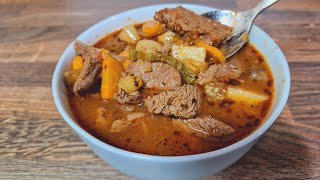 Omas Rezept für Rindfleischsuppe mit Gemüse Sehr leckeres und gesundes Rezept für Rinderbrühe [upl. by Gnoht843]