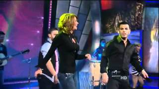 Llueve el amor  Lucero y Tito el Bambino Sabado Gigante [upl. by Anihpesoj963]