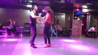 Carmen y José bailando bachata Romeo Santos Hilito [upl. by Nahtanoy]