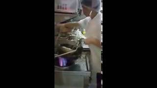 Upgraded Cooking Restaurant Uses Automatic Wok To Make Fried Rice [upl. by Cibis]