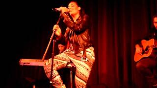 Amel Bent  Délit live Showcase Voltage [upl. by Derna]