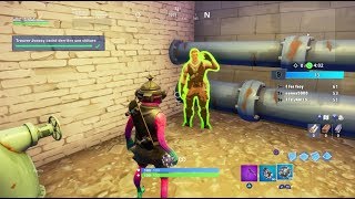 Défi Fortnite  Trouver Jonesy caché dernière une clôture  Virée Urbaine [upl. by Lamrert]