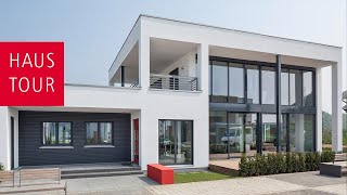 Haustour durch das moderne Haus mit Einliegerwohnung  LUXHAUS Musterhaus in KölnFrechen [upl. by Lucine]