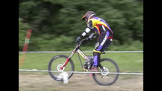 【MTB downhill】2000 WorldCup MTB DH ARAI Practice Day2 スタートからゴールのコース脇を歩いて下りてます [upl. by Otsirc]