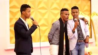 KHADAR KEEYOW IYO ABDINASIR YARE HEES CUSUB AROS WAN OO WANGSAN LIVE STAGE 2018 [upl. by Eikcir445]