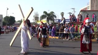 Irapuatenses conmemoran viacrucis y pasión de Cristo [upl. by Lebasi]