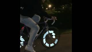 WeFlex  Fahrrad Reflektoren Clips  Stylisch und sicher im Straßenverkehr [upl. by Mchale887]