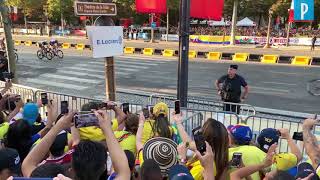 Tour de France  les Colombiens exultent sur les ChampsElysées après la victoire de Bernal [upl. by Airdnaed929]