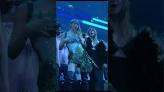 Taylor Swift dancing to ‘Teenage Dream’ by Katy Perry at the 2024 VMAs taylorswift vmas [upl. by Ha]