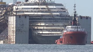 Smantellamento della Costa Concordia [upl. by Iclek]