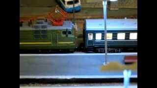 N Scale VL80 shunting with passenger train [upl. by Esoryram]