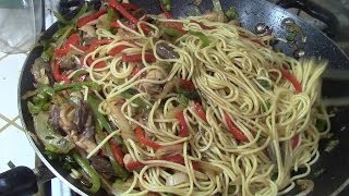 Chow Mein Mixto con carne pollo y camarones  comida china [upl. by Annerahs]