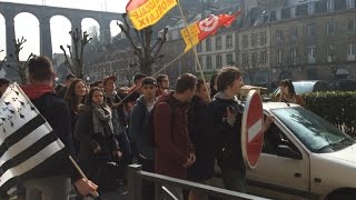 Manifestation de lycéens [upl. by Eirotal]