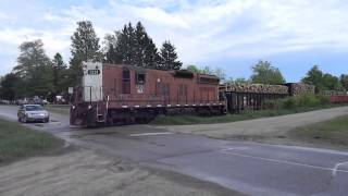 This Old EMD SD9 Locomotive ELS 1221 Still Works Freight Moving Pulpwood North [upl. by Eitteb]