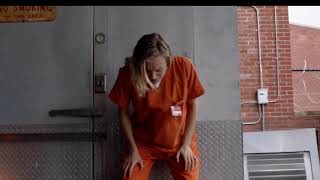 OITNB  Alex and Piper is a bad time to say hello 1x01 Sub Español [upl. by Trumaine]