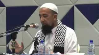 Ustaz Azhar Idrus  Pergi Tengok Bola Boleh Jamak Qasar [upl. by Eednam]