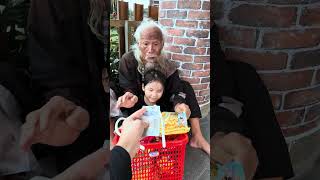 Homeless Man Shows Incredible Kindness  Emotional Video kindnessman homeless moitivation [upl. by Ihtak]