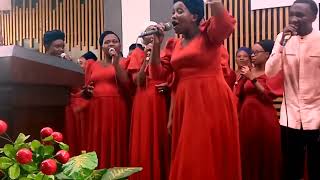 HARIMPAMVU DUTANBA LIVE KUMUKENKE BY ABATORANYIJWE CHOIR [upl. by Zetrac]