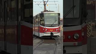 Prága 27es villamos ideiglenes végállomás kúszó váltón áthaladás shorts tram praha spotting [upl. by Risser]