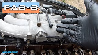 Remplacement dune vis de culasse sur BMW 325i E30 M20 [upl. by Ahgiela]