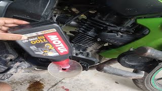 Motul 7100 4T 20W50 API engine oil in Yamaha FZ 150 CCbest engine oil shortsshorts [upl. by Mina]