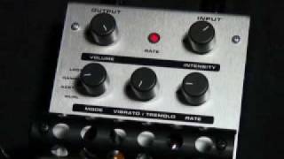 Electro Harmonix Wiggler Tube Tremolo Vibrato [upl. by Nner999]