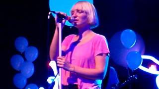 Sia  Breathe Me Live Shepherds Bush 9th October 2008 [upl. by Ladnyc]