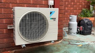 Daikin R32 Unit Install Conquering a Long Pipe Run amp Balcony Obstacles  Can It Pump That Far [upl. by Castor]