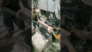 Proses perajangan kayu karet kayukaret diantaraduacintahariini wood [upl. by Yaron]