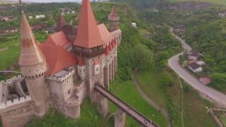 Castelul Corvinilor văzut din dronă [upl. by Pembrook]