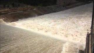 Floods Fairbairn Dam Emerald QLD Australia Dec 4th 2010 [upl. by Yvon767]