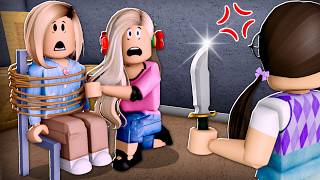 CREEPY Neighbor KIDNAPPED My MOM Roblox [upl. by Flora]