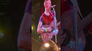 Manila Concert Coldplay sings Yellow chrismartin coldplay coldplaymanila musicofthespheres [upl. by Kcirednek]