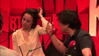 Bérénice Bejo et Yvan Attal Les rumeurs du net du 24042014 dans A La Bonne Heure  RTL  RTL [upl. by Hbaruas]