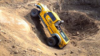 FUNNY DUALLY TRUCK DRIVES OFF A CLIFF amp GETS STUCK in PIT RC MODEL  RC ADVENTURES [upl. by Jozef]