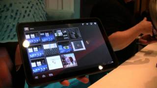 Motorola Xoom Tablet Walkthrough and quotHands Onquot [upl. by Halie449]