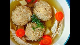 Zuppa di pollo e polpettine di matzo  videoricette di cucina ebraica [upl. by Ynavoeg]