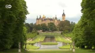 Schwerin Schlossstadt mit zwölf Seen  Hin amp weg [upl. by Haliled]